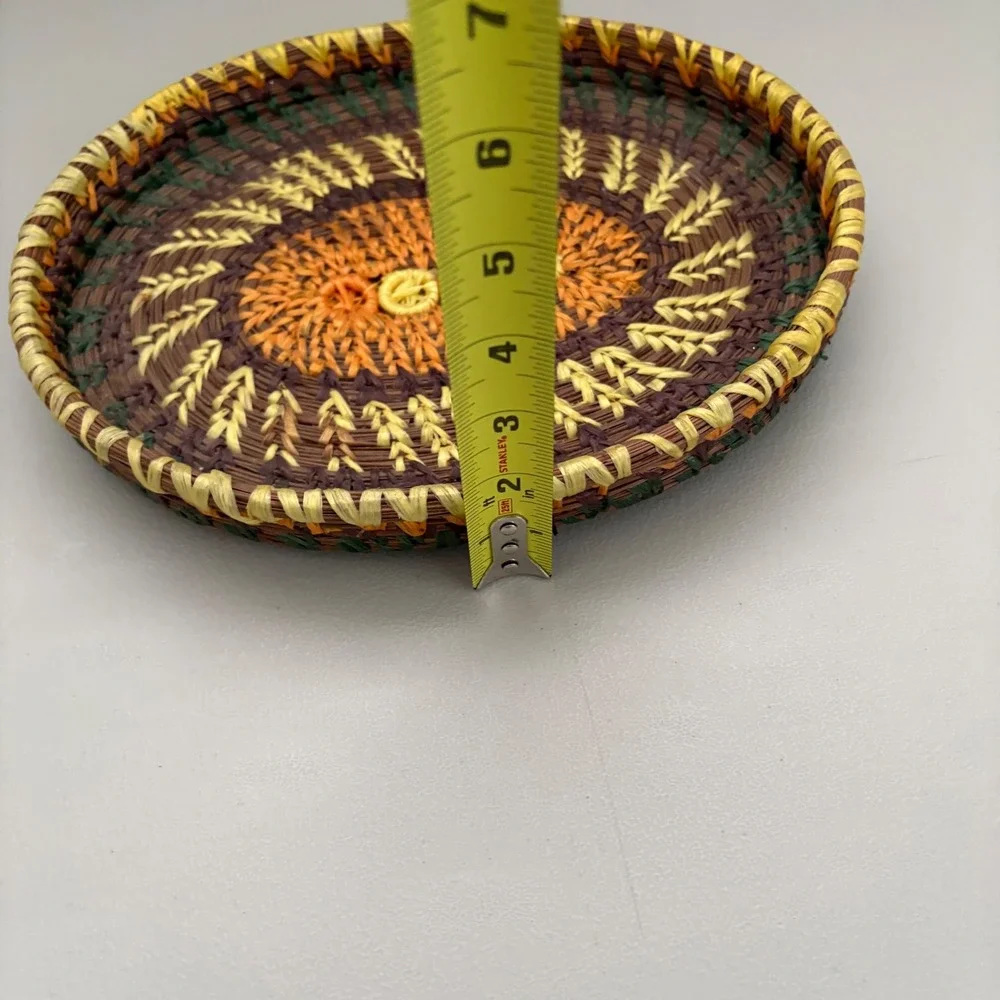 N/A handcrafted oval